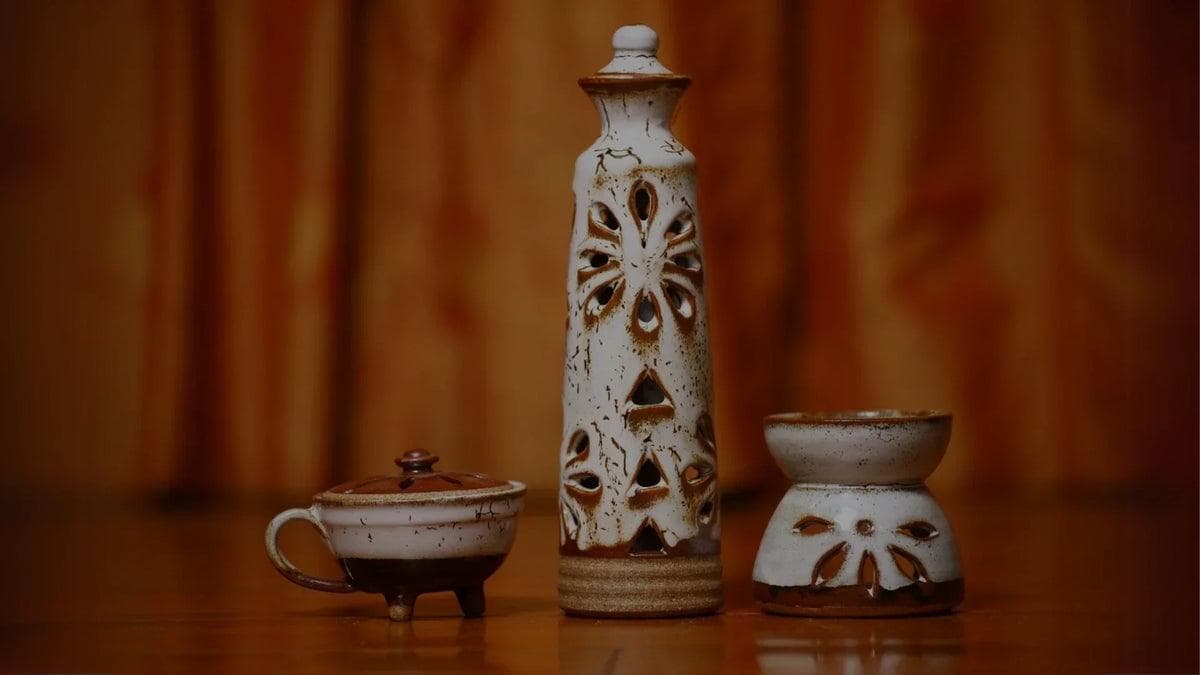 Traditional Pottery Wheel Artisan